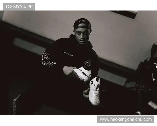 哈维·西蒙斯技术细腻,本赛季表现稳健